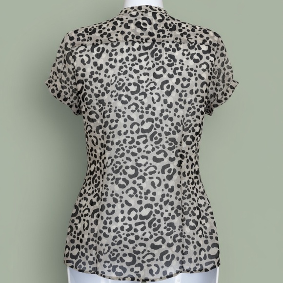 Express Design Studio Leopard Blouse Gray M - Picture 2 of 10